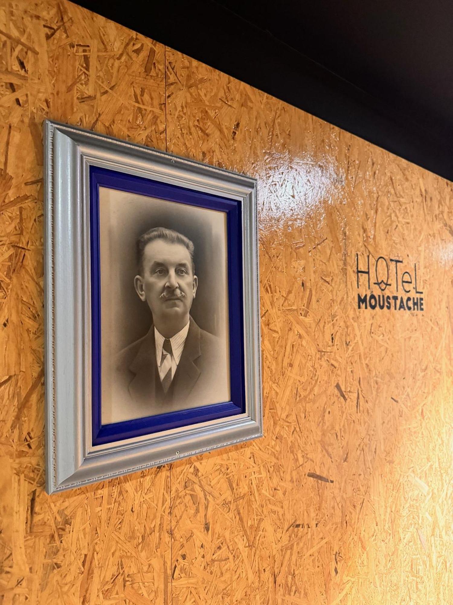 The Originals Access, Hotel Moustache, Seclin Bagian luar foto