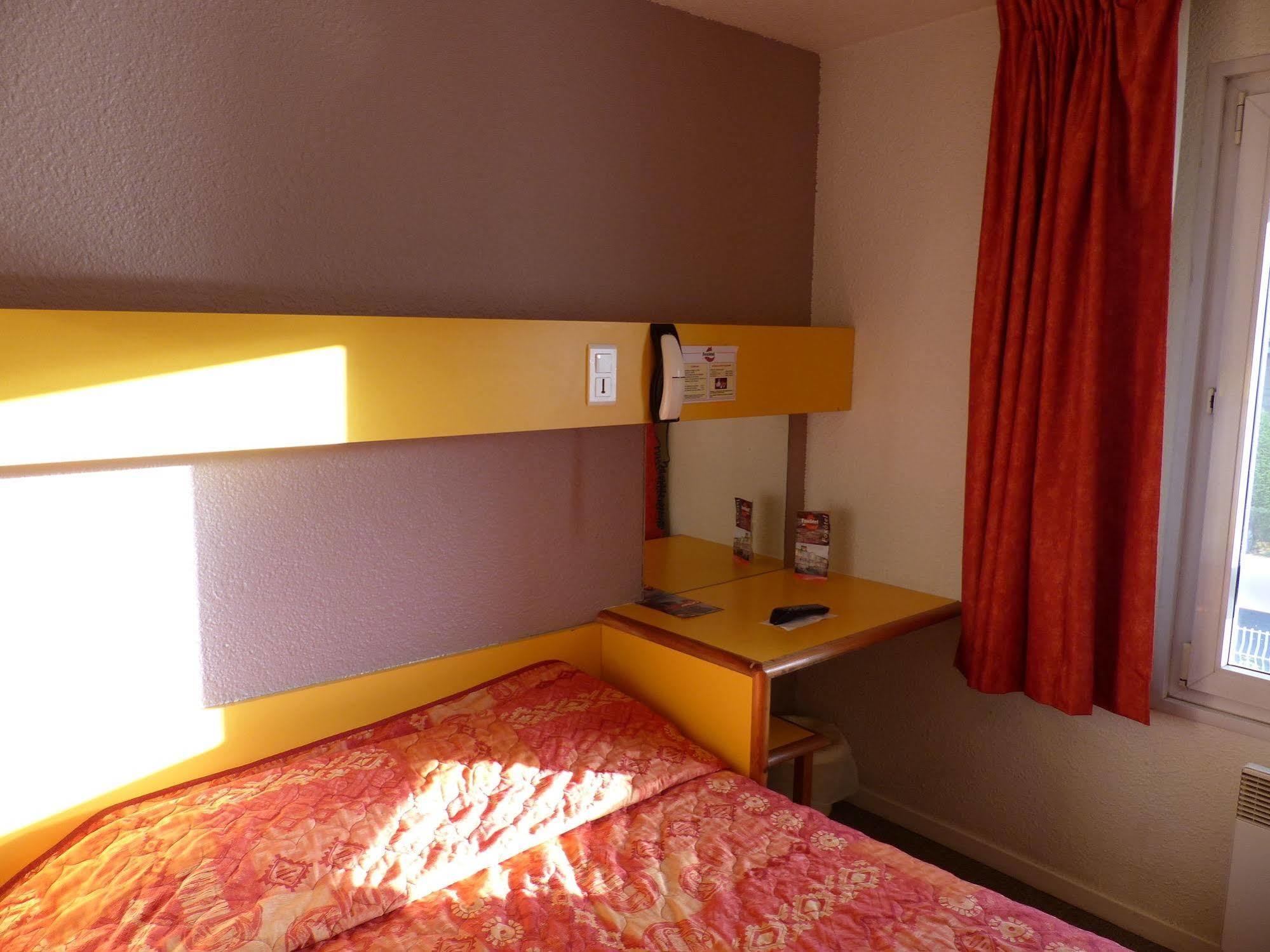 The Originals Access, Hotel Moustache, Seclin Bagian luar foto